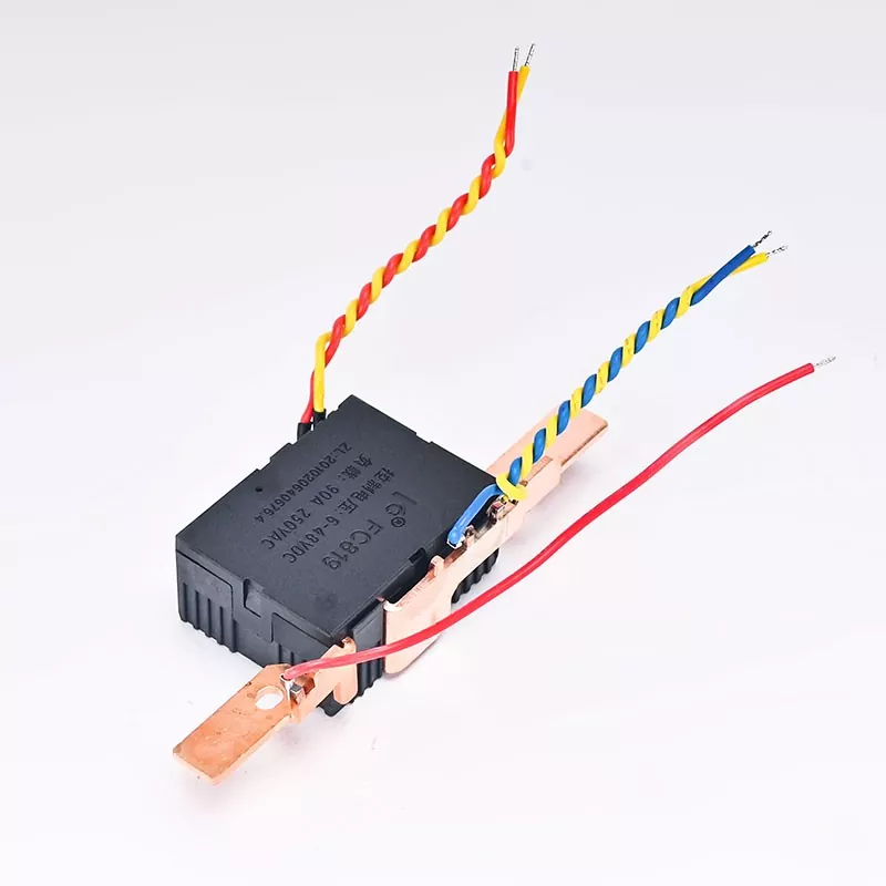 Single-Phase 2P Rail Type Top-in-Bottom-Out Latching Relay